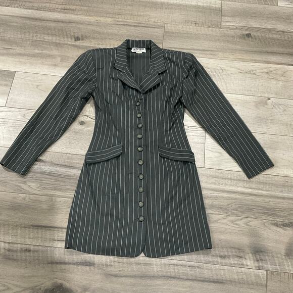 Alyn Paige Dresses & Skirts - Alyn Paige pinstripe blazer dress size 5/6